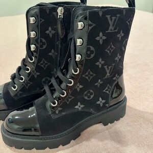 Louis Vuitton boots size 38 1/2